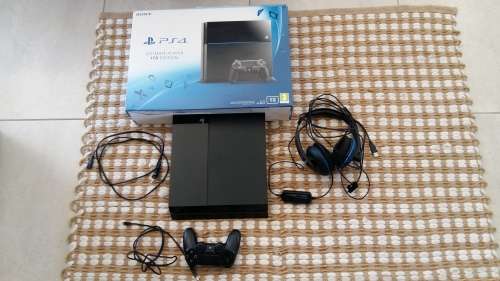 PS4 1TB Edition Plus Ear Force P12 Headset