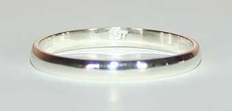 9ct white gold Wedding Band / Ring, 2mm wide, size M. Ready for you