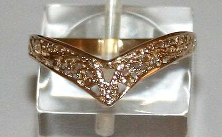 9k / 9ct gold Filigree Wishbone RING, size Q-. Ready for you. Last one!