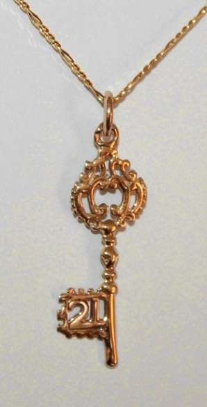 9k / 9ct gold 21st key Pendant / Charm. Ready for you. Last one!