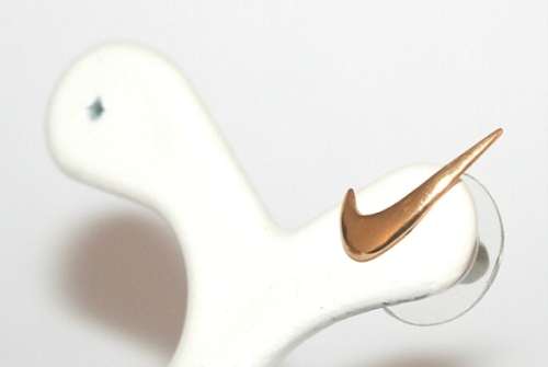 Single 19.2k / 19.2ct Portuguese rose gold Nike swoosh stud EARRING. Ready for you. Last one!