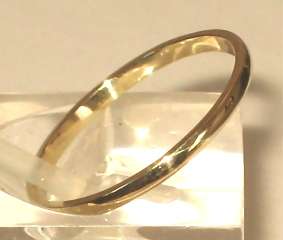 9k / 9ct gold Wedding Band / Ring. 2mm wide, size K. Ready for you. Last one!