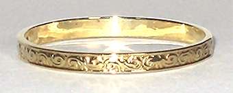 9ct yellow gold engraved Band / Ring, 2mm