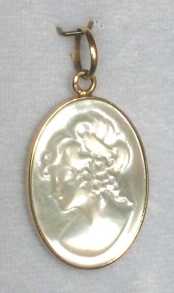 Mother of Pearl Pendant: 19.2k / 19.2ct rose gold. Ready for you. Last one!