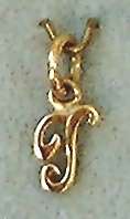 "T" initial pendant / charm: solid 9ct gold