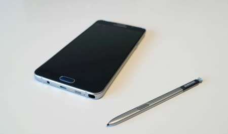 Samsung Note 5 (boxed) **LIKE NEW**