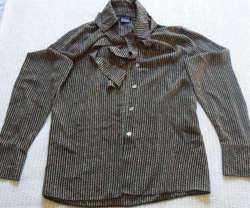 Lovely retro pattern Daniel Hechter longsleeve shirt with neck detail, size 32, great condition