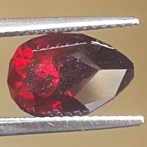 3.99ct PEAR SHAPE GARNET- RARE SIZE