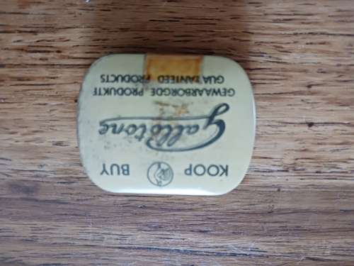 Gallotone - De Luxe  Gramophone needles ( sealed tin of 100 gold colored needles )