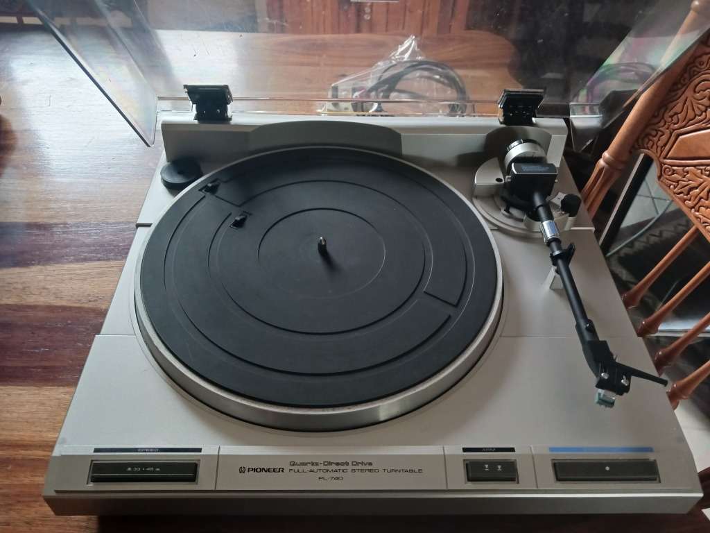 Pioneer PL - 740 Fully Automatic High End Turntable ( good working condition )