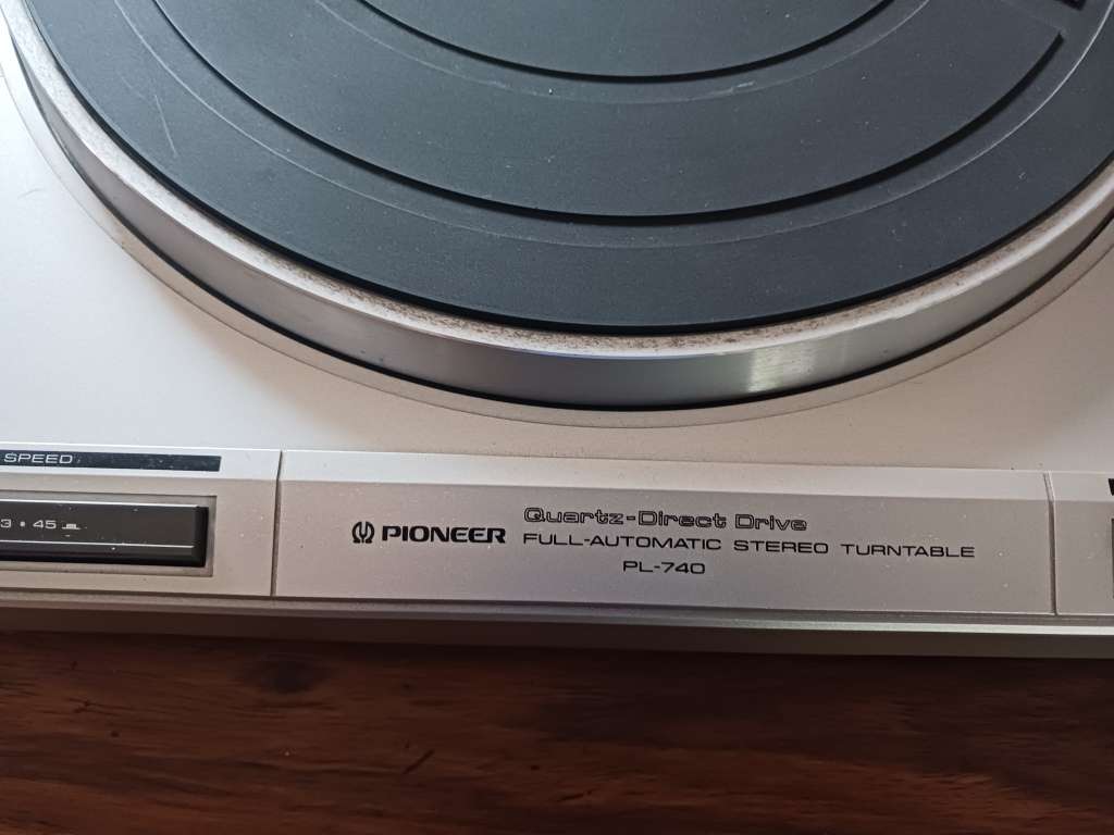 Pioneer PL - 740 Fully Automatic High End Turntable ( good working condition )