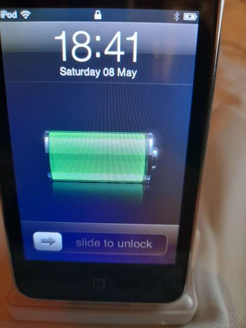 GENUINE APPLE  Apple iPod | 3Rd Generation | 32GB | MC008ZP - A1318