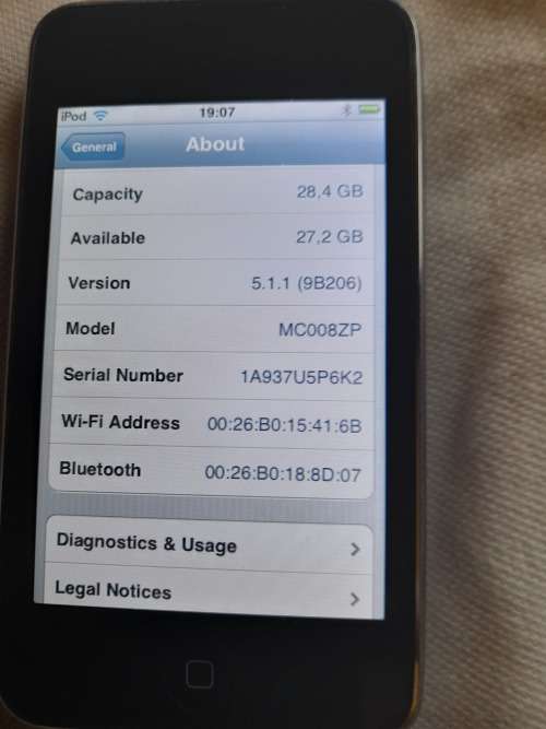 GENUINE APPLE  Apple iPod | 3Rd Generation | 32GB | MC008ZP - A1318