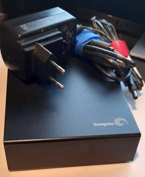 *** Massive *** 3TB - Seagate 3.5`  USB 3 - Expansion Desktop Drive - Like New