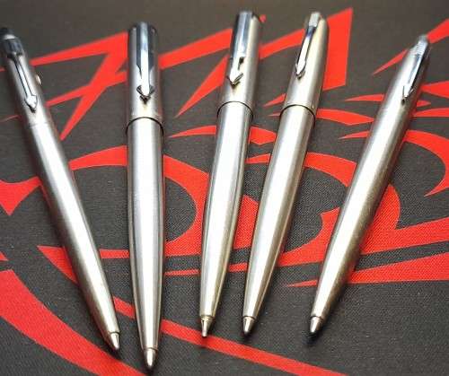 5 `Stunning` Vintage Parker Pens including a Parker Pen and Pencil Set