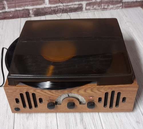 Stunning Retro Radio with Turntable  - Serviced - Working Condition with a Brand New Stylus and Belt