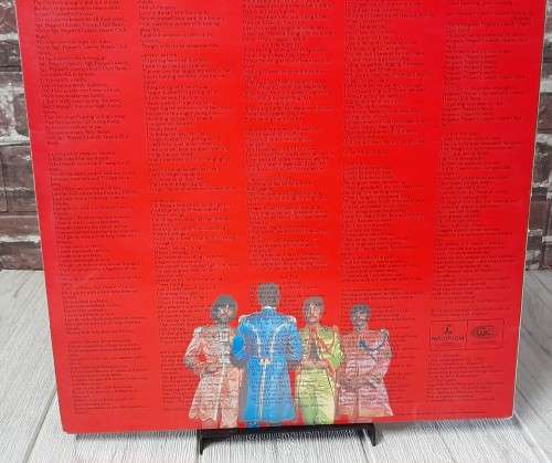 The Beatles - Sgt Peppers Lonely Hearts Club Band - 1967 Mono UK Parlophone PMC7027 Cover and LP VG