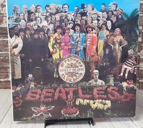 The Beatles - Sgt Peppers Lonely Hearts Club Band - 1967 Mono UK Parlophone PMC7027 Cover and LP VG