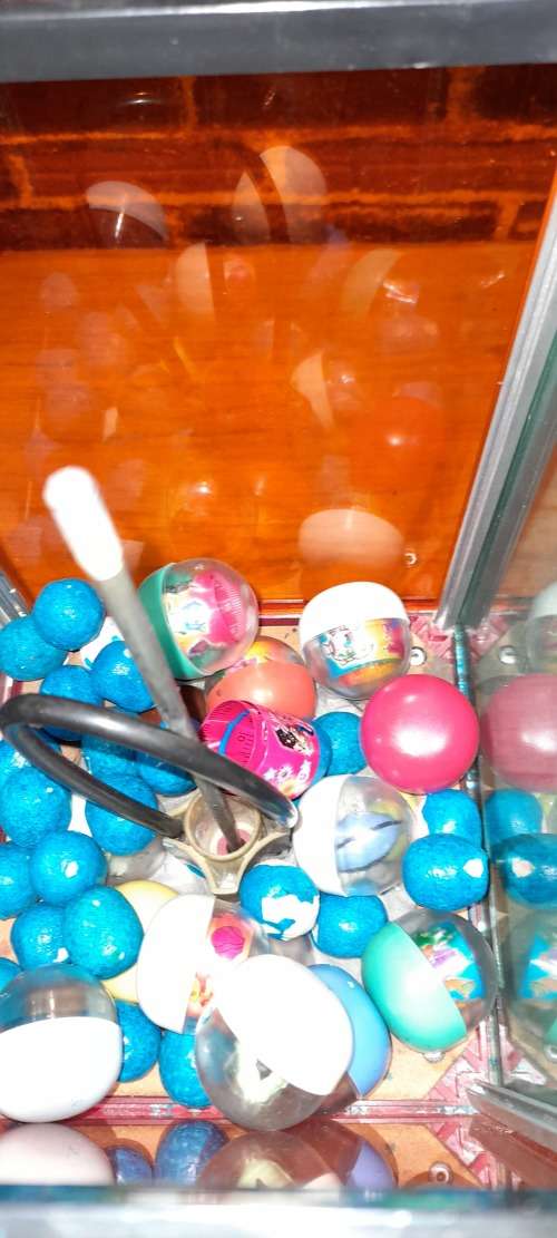 Vintage Table Claw Machine - See Discription Selling as Display Item. 74cm High