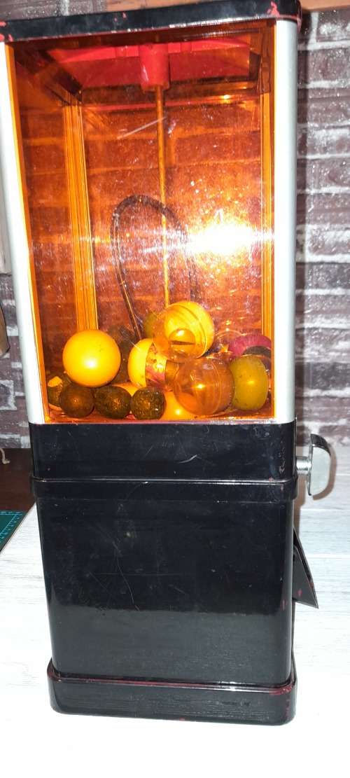 Vintage Table Claw Machine - See Discription Selling as Display Item. 74cm High