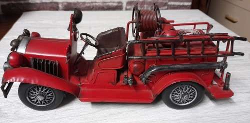 Vintage Tin / Metal Fire Engine - 37cm x 18cm