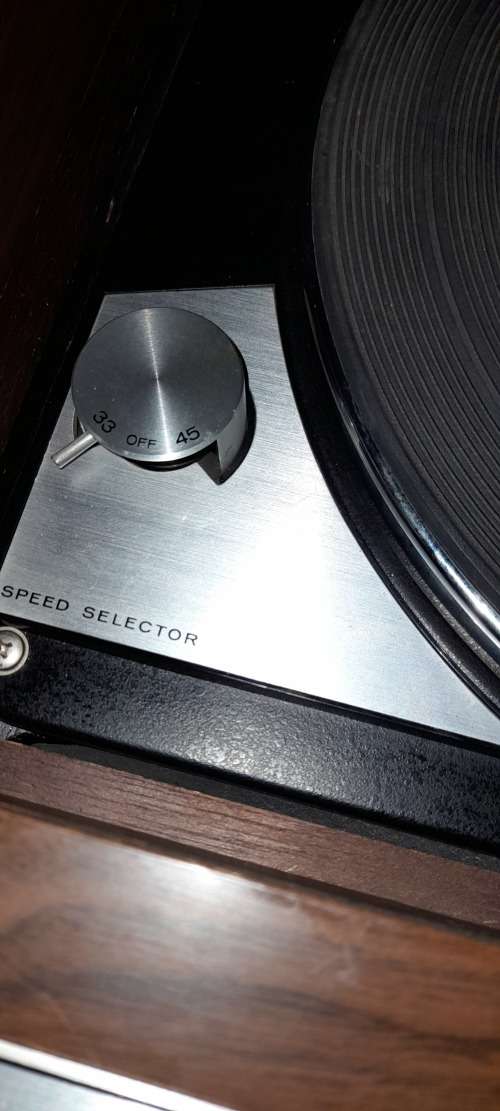 Vintage Late 70`s - Hitachi DPK-303  - Record Player and  Radio in working and in Amazing Condition.