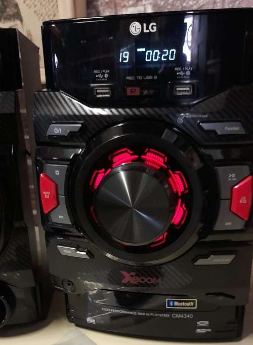 Powerfull - LG CM-4340 - XBoom Mini HiFi System with Bluetooth, working in like new condition.