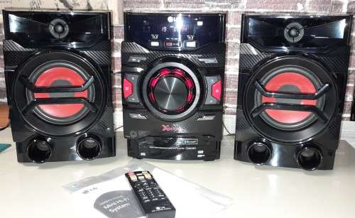 Powerfull - LG CM-4340 - XBoom Mini HiFi System with Bluetooth, working in like new condition.