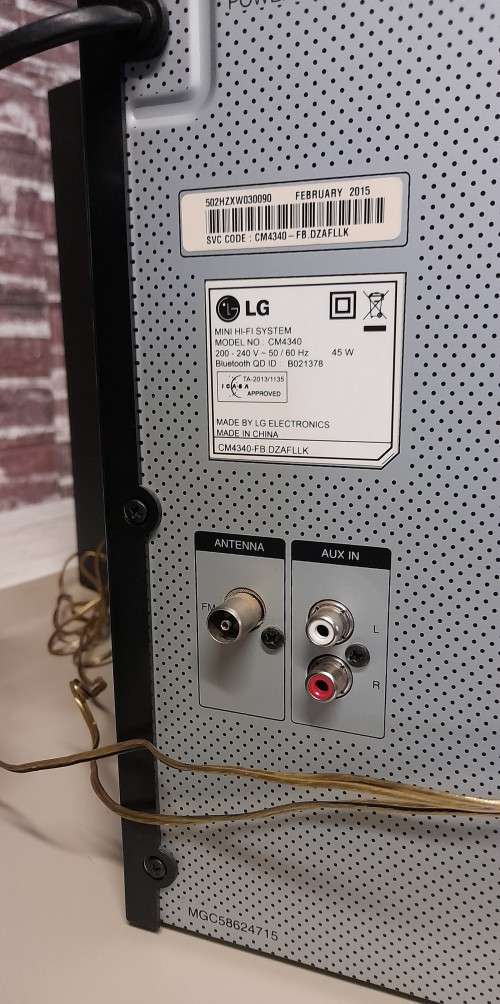 Powerfull - LG CM-4340 - XBoom Mini HiFi System with Bluetooth, working in like new condition.