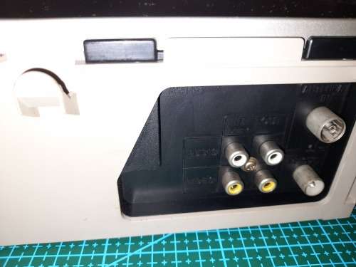 Sharp VC-SA570 -  VCR in Working order with Remote and user Manual.