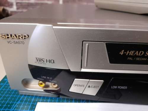 Sharp VC-SA570 -  VCR in Working order with Remote and user Manual.