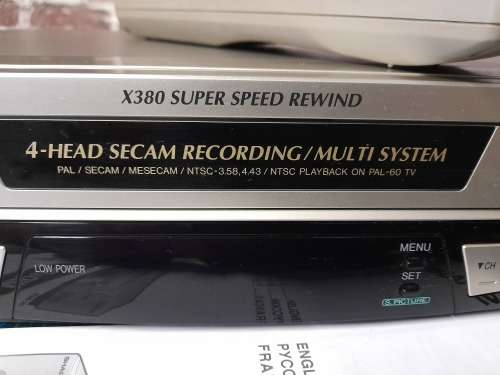 Sharp VC-SA570 -  VCR in Working order with Remote and user Manual.