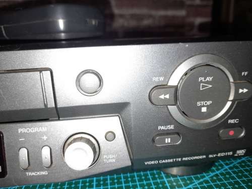 Sony SLV-ED115PS -  VCR in Working order with Remote.