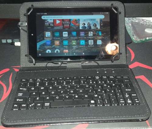 Amazon Fire 7` Tablet 2019 with Keyboard/Cover|Bluetooth Mouse|Stylus Pen- In Like New Condition