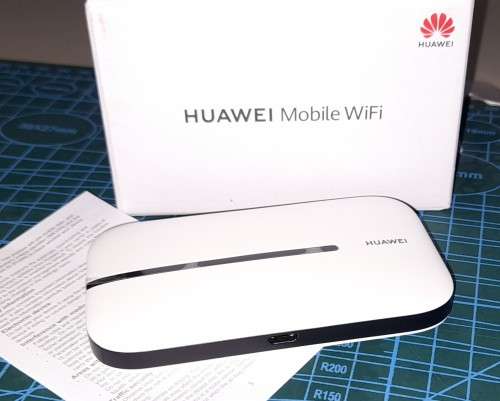 Huawei E5576 Pocket Size High Speed 4G LTE WiFi Router - Takes a Sim Card
