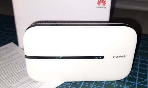 Huawei E5576 Pocket Size High Speed 4G LTE WiFi Router - Takes a Sim Card
