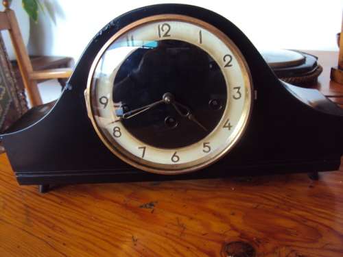 HERMELE MANTLE CLOCK WITH WESTMINSTER CHIMES BLACK