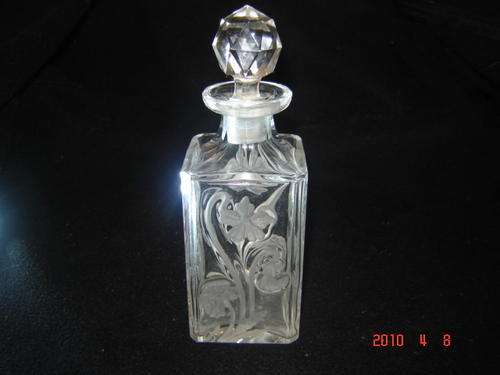 SCENT BOTTLE WITH GLASS STOPPER