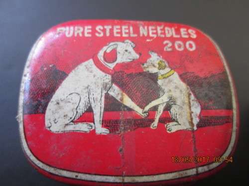 OLD TIN OF GRAMAPHONE NEEDLES...SEE PICS