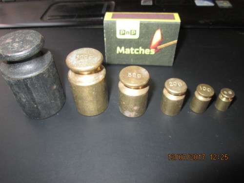 COLLECTIBLE ..MINIATURE WEIGHTS..SEE DESCRIPTION