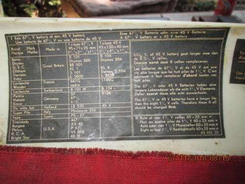 VINTAGE PHILLIPS RADIO...PLEASE READ..SEE ALL PICS