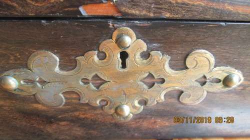 BEAUTIFULLY DETAILED OLD WOODEN JEWELERY CHEST!!!!!... PLEASE LOOK!!