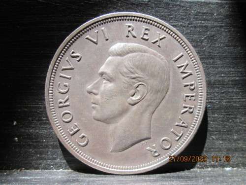 Brilliant!!! 1947 SA Union 5 Shillings/Crown 80% silver in capsule (Gradeable)