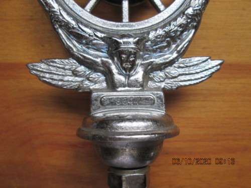 Great find...Vintage South Africa RAC Royal Automobile Club Badge #8644... Great condition