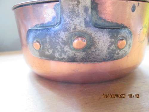 19TH CENTURY COPPER SAUCEPAN WITH LIDCondition as per images