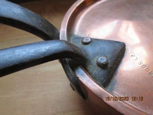 19TH CENTURY COPPER SAUCEPAN WITH LIDCondition as per images
