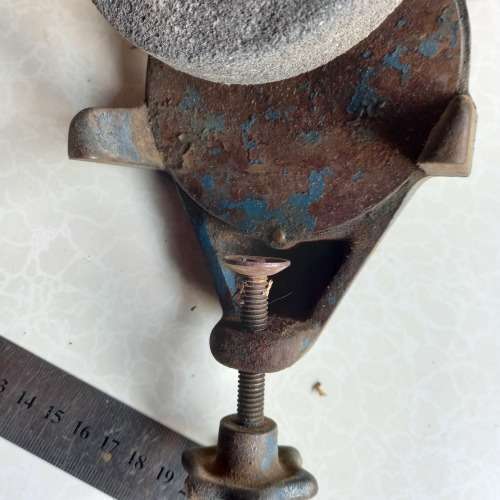 VINTAGE CAST IRON TABLE MOUNT GRINDER