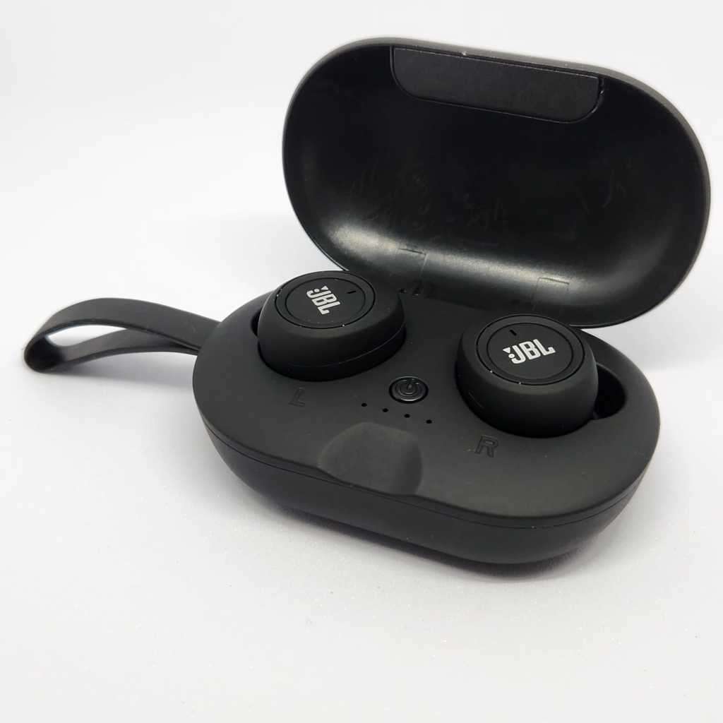 True Wireless Earbuds with Charging Case (JBL)
