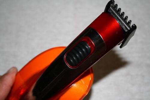 Wireless rechargeable hair and beard trimmer