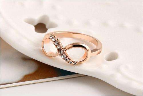 Gorgeous Infinity Ring - Size 7